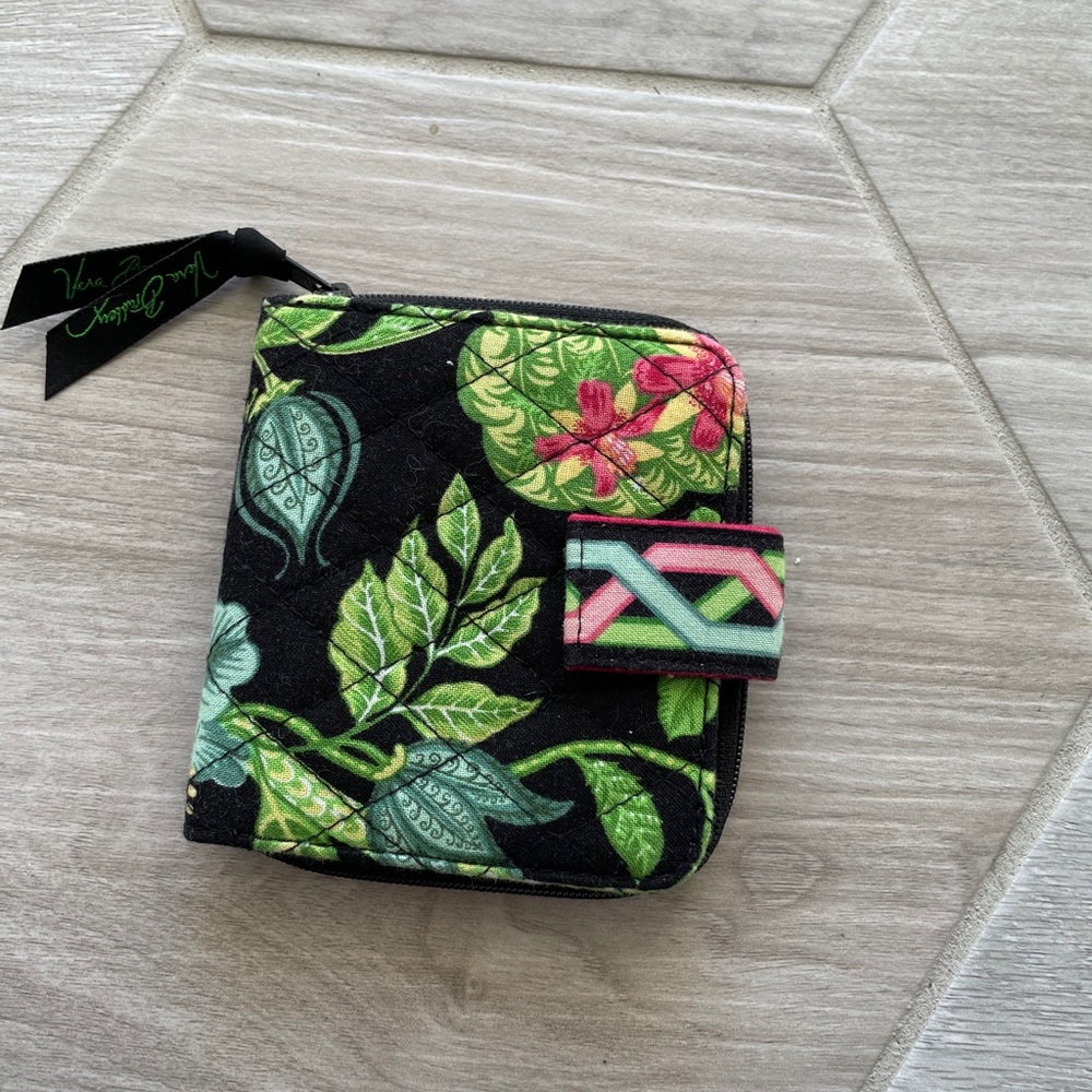 Small Square Wallet- like new